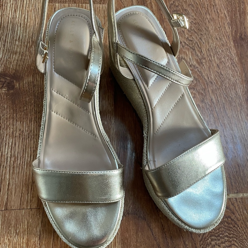 Kelly & Katie Metallic Gold Wedges 10